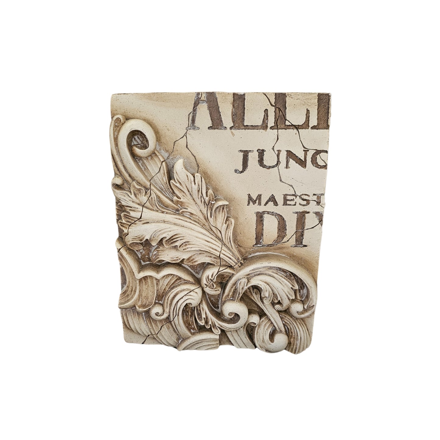 Carved with care and embellished with playful imagery, Rato is a cheerful addition to any space. Get lost in the intricate design and add a touch of whimsy to your walls.