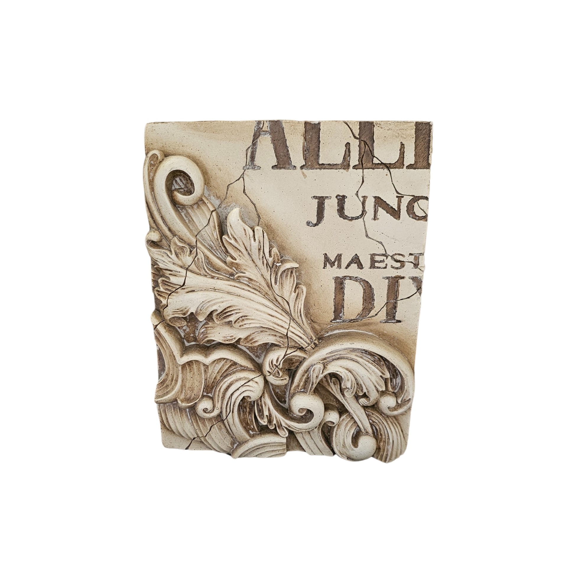 Carved with care and embellished with playful imagery, Rato is a cheerful addition to any space. Get lost in the intricate design and add a touch of whimsy to your walls.